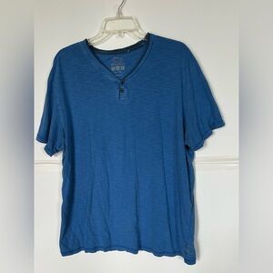 S.Oliver men’s SS blue Henley shirt with buttons. Size XXL.